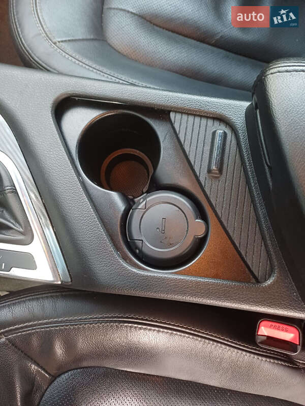 Седан Kia Optima 2012 в Киеве