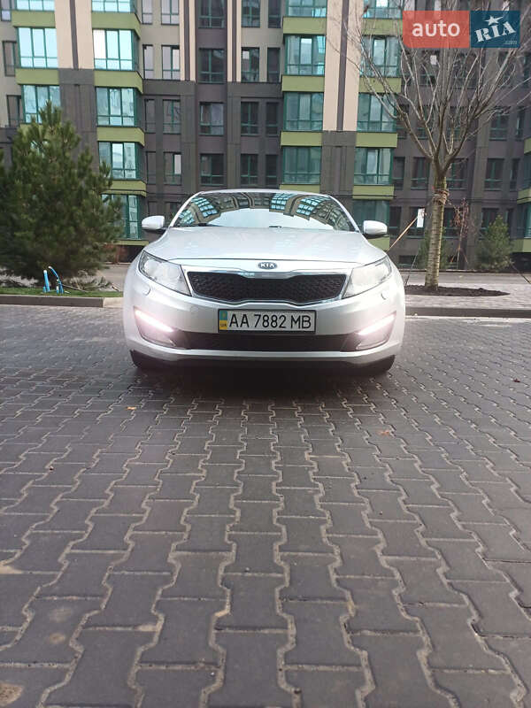 Седан Kia Optima 2012 в Киеве
