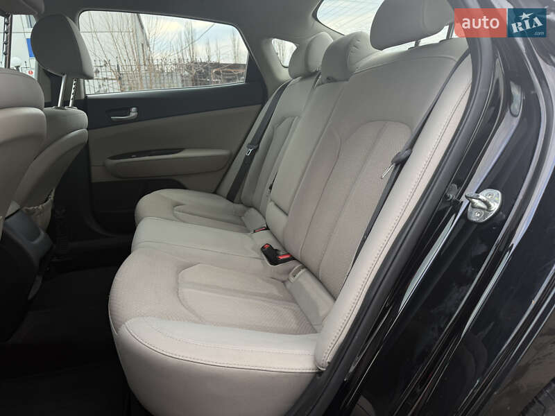 Седан Kia Optima 2018 в Николаеве