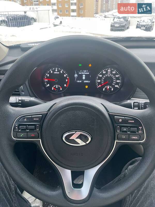 Седан Kia Optima 2018 в Киеве