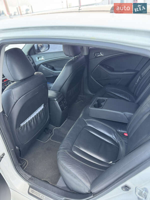 Седан Kia Optima 2011 в Киеве