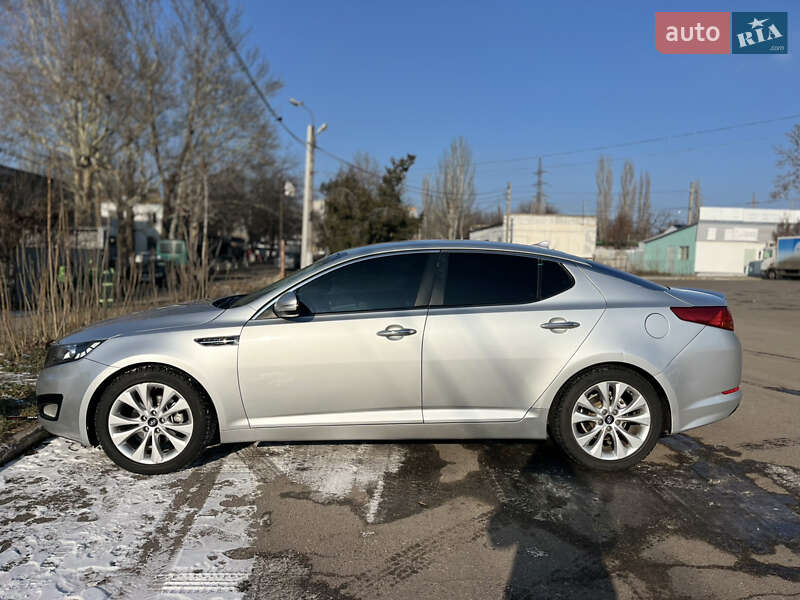 Седан Kia Optima 2012 в Николаеве