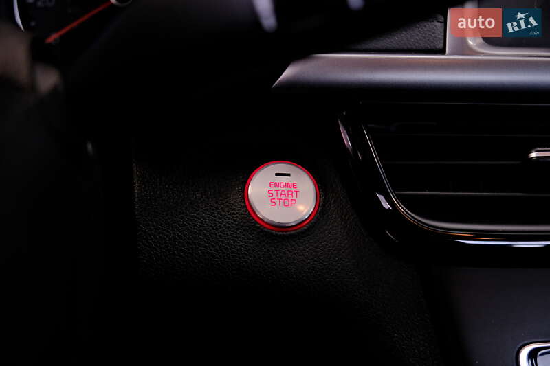 Седан Kia Optima 2016 в Одессе