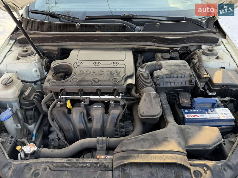 Седан Kia Optima 2012 в Ирпене