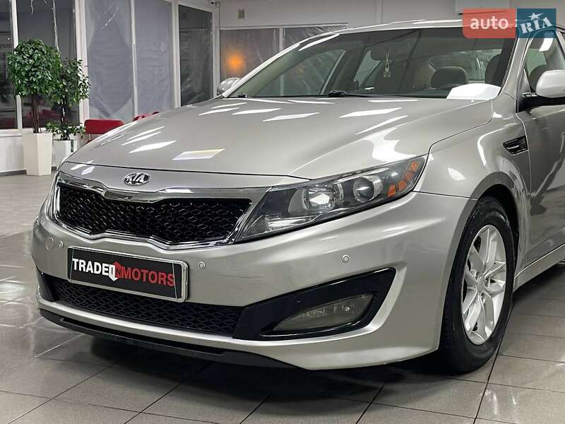 Седан Kia Optima 2013 в Киеве