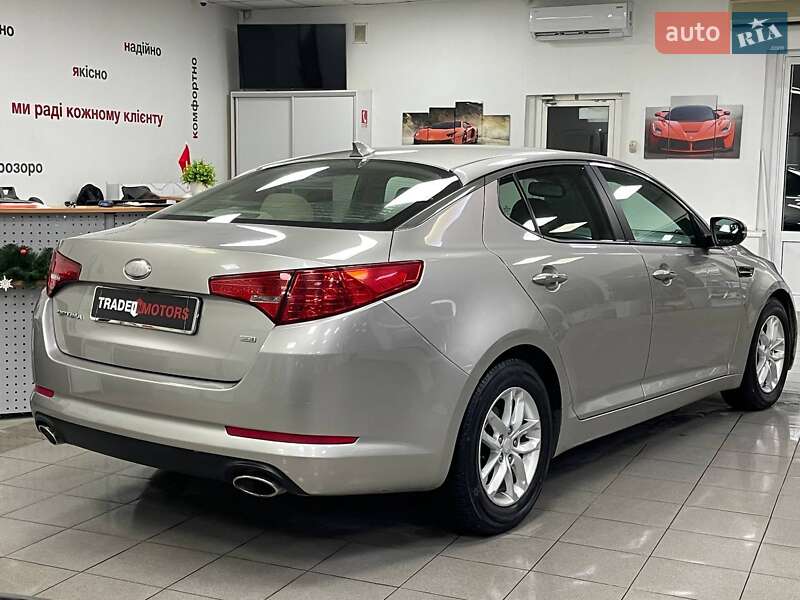 Седан Kia Optima 2013 в Киеве