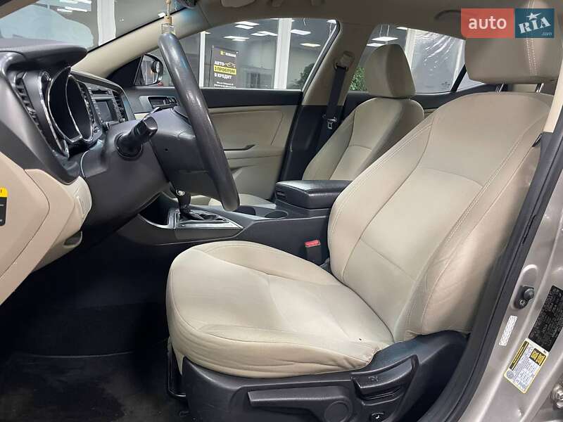 Седан Kia Optima 2013 в Киеве