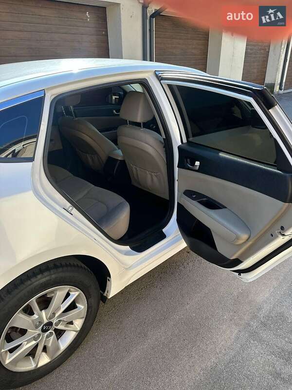 Седан Kia Optima 2016 в Львове