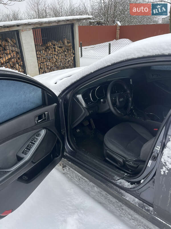 Седан Kia Optima 2015 в Городке