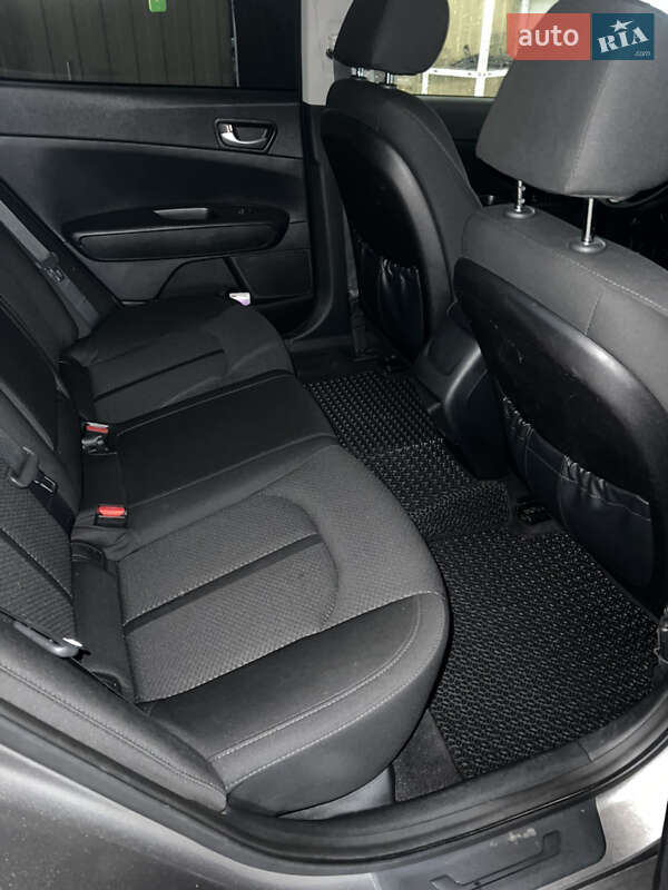 Седан Kia Optima 2015 в Одессе