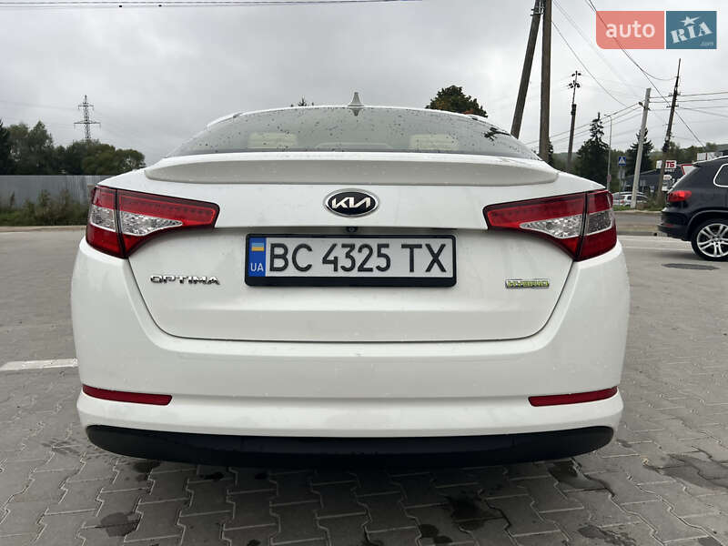 Седан Kia Optima 2013 в Старом Самборе
