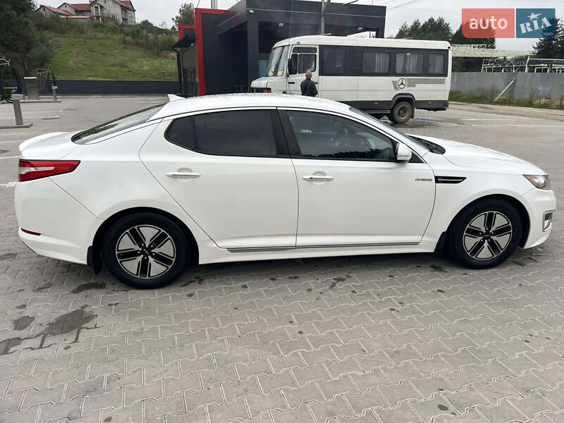 Седан Kia Optima 2013 в Старом Самборе