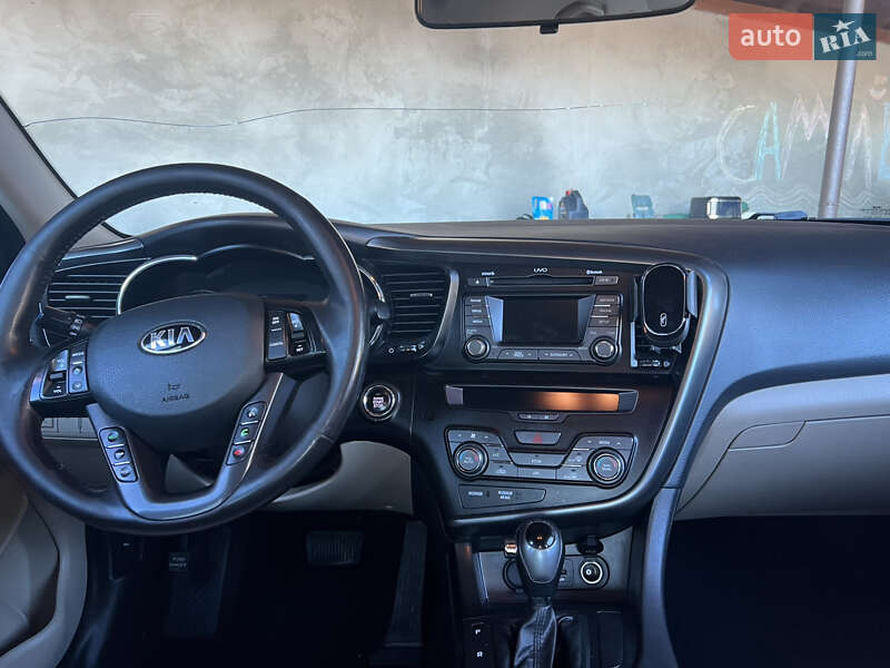 Седан Kia Optima 2013 в Старом Самборе