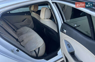 Седан Kia Optima 2013 в Старом Самборе