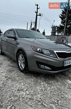 Седан Kia Optima 2013 в Любаре