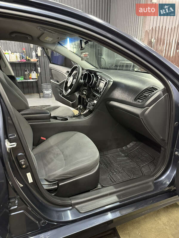 Седан Kia Optima 2014 в Снятині