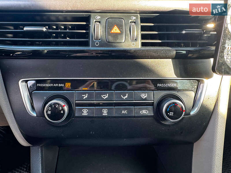 Седан Kia Optima 2015 в Києві