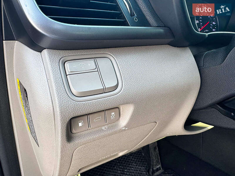 Седан Kia Optima 2015 в Києві