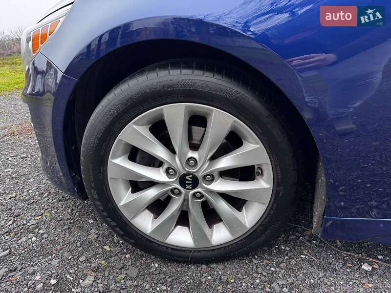 Седан Kia Optima 2016 в Козельщині