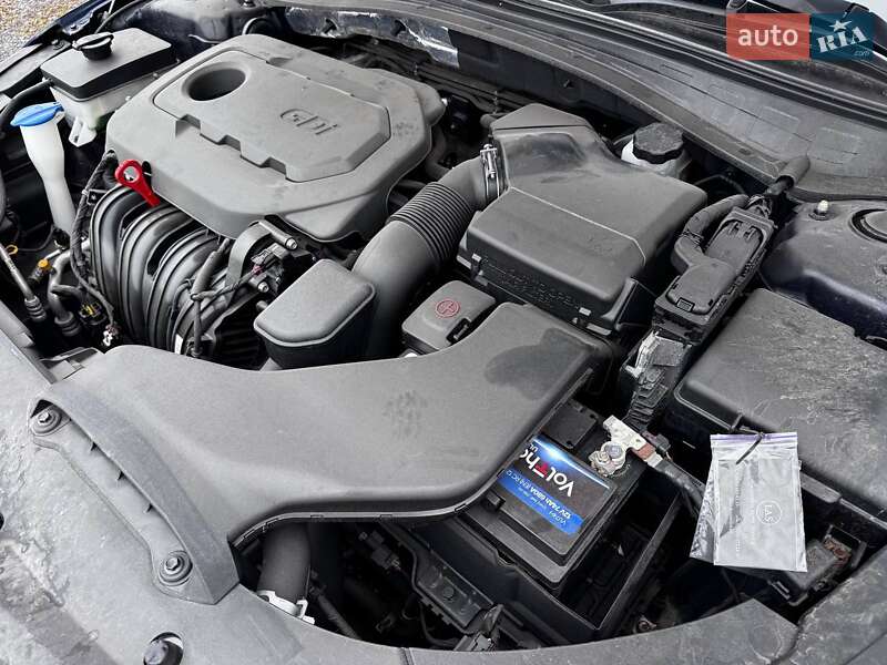 Седан Kia Optima 2016 в Козельщині