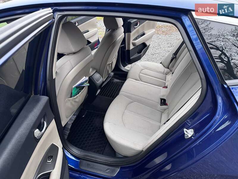 Седан Kia Optima 2016 в Кременчуці