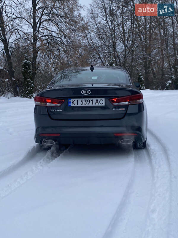 Седан Kia Optima 2017 в Києві