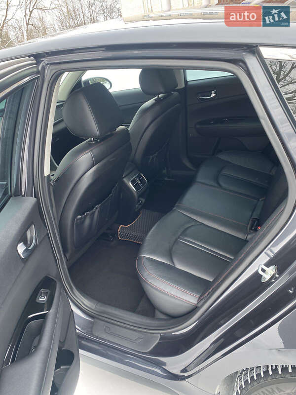 Седан Kia Optima 2017 в Києві