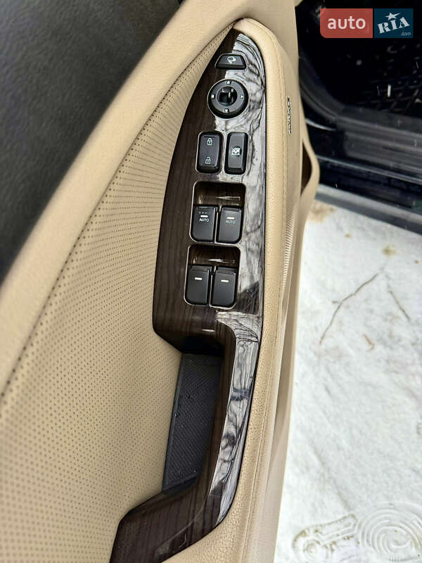 Седан Kia Optima 2014 в Києві