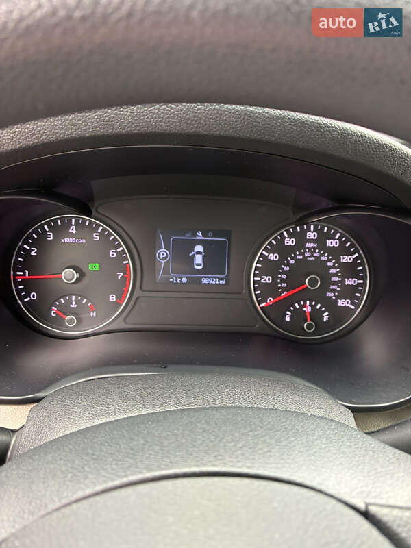 Седан Kia Optima 2017 в Днепре