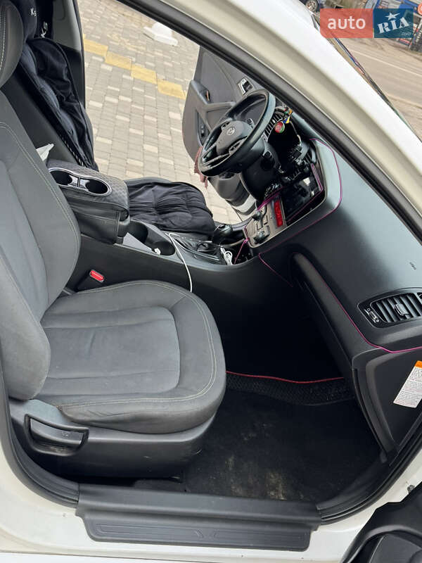 Седан Kia Optima 2012 в Одессе