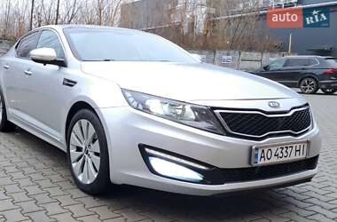 Седан Kia Optima 2011 в Ужгороде
