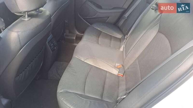 Седан Kia Optima 2015 в Южноукраїнську