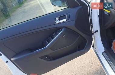 Седан Kia Optima 2015 в Южноукраїнську