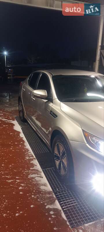 Седан Kia Optima 2013 в Львове