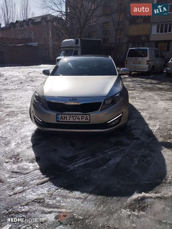 Седан Kia Optima 2012 в Славянске