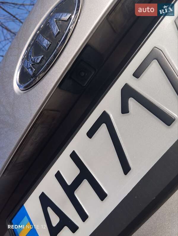 Седан Kia Optima 2012 в Славянске