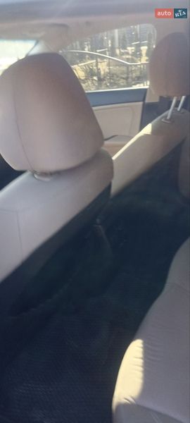 Седан Kia Optima 2013 в Львове