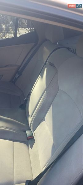 Седан Kia Optima 2013 в Львове