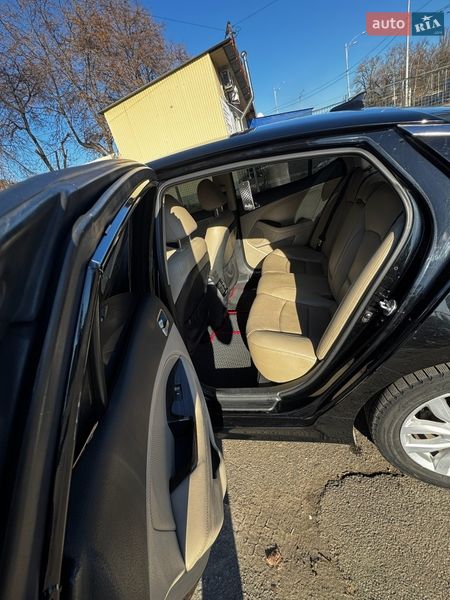 Седан Kia Optima 2014 в Киеве