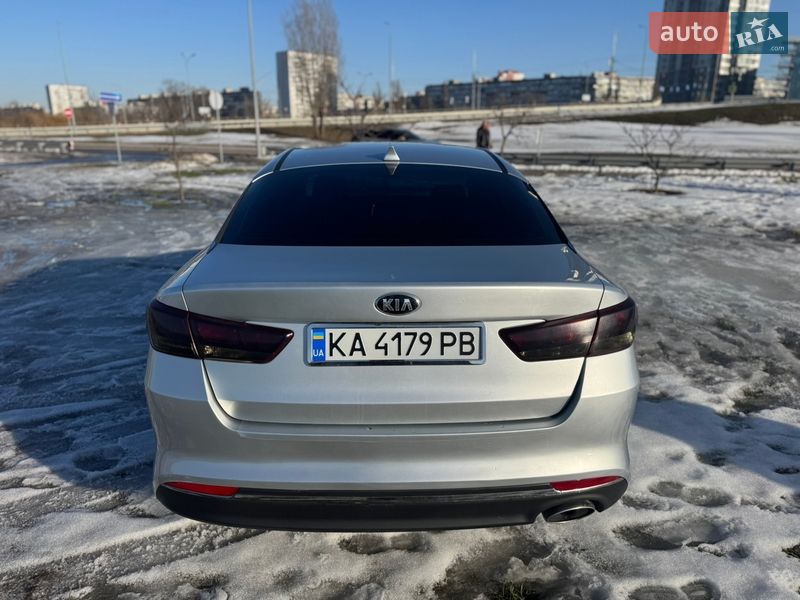 Седан Kia Optima 2016 в Києві