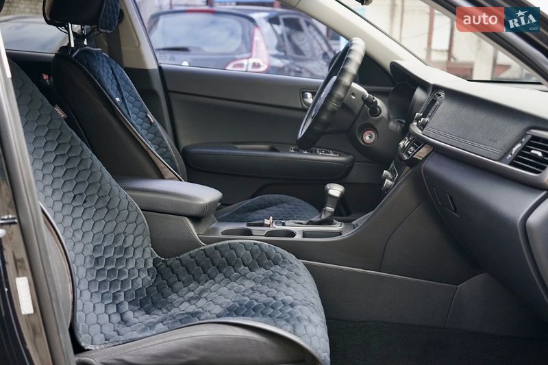 Седан Kia Optima 2016 в Черкасах