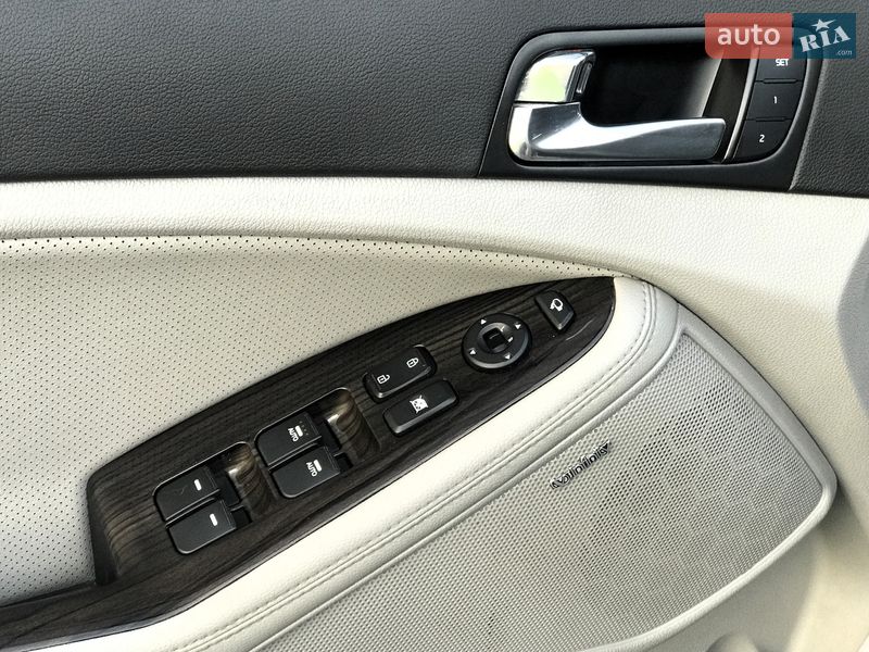 Седан Kia Optima 2014 в Киеве