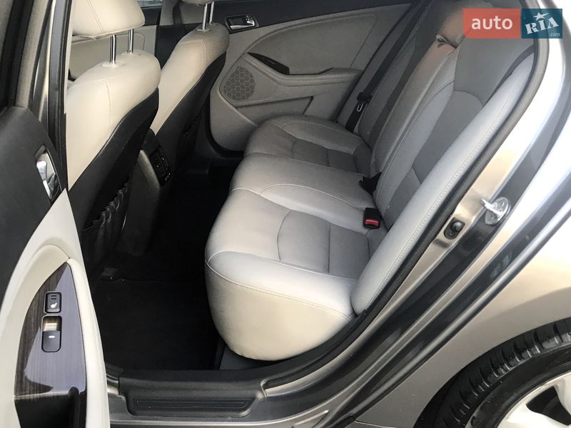 Седан Kia Optima 2014 в Киеве