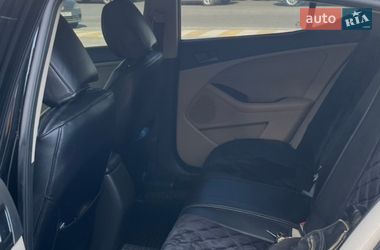 Седан Kia Optima 2013 в Днепре