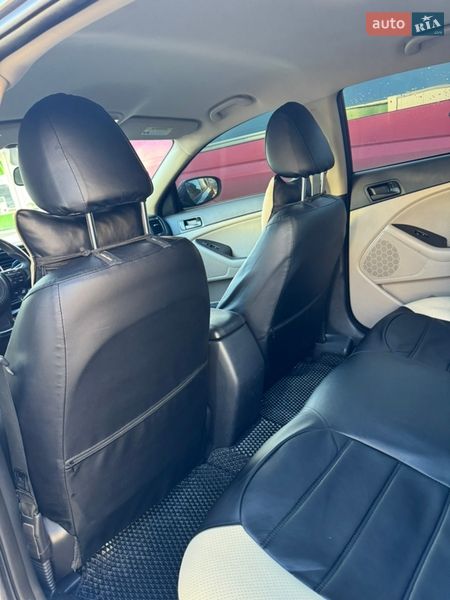 Седан Kia Optima 2015 в Житомирі