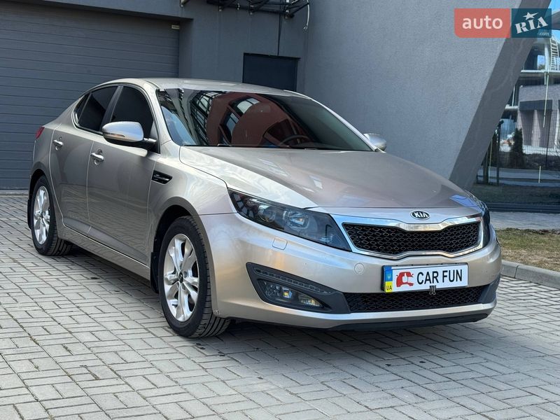 Седан Kia Optima 2012 в Львове