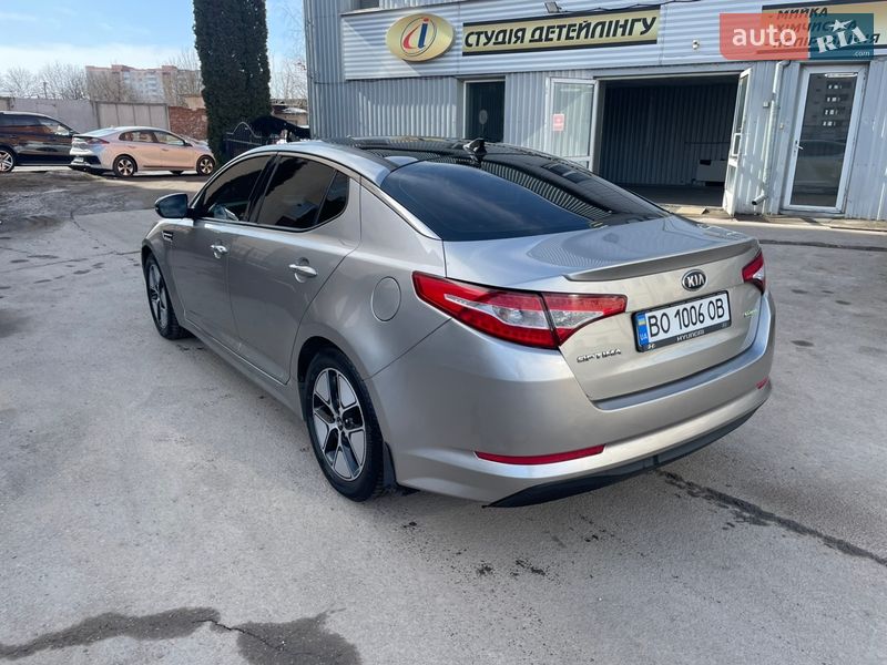 Седан Kia Optima 2012 в Тернополе
