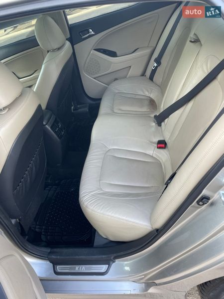 Седан Kia Optima 2012 в Тернополе