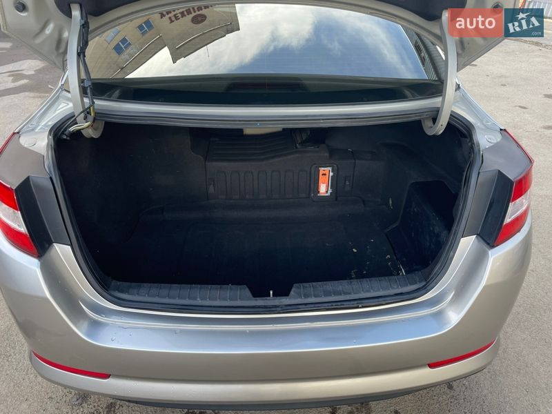 Седан Kia Optima 2012 в Тернополе