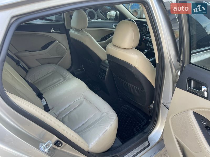 Седан Kia Optima 2012 в Тернополе